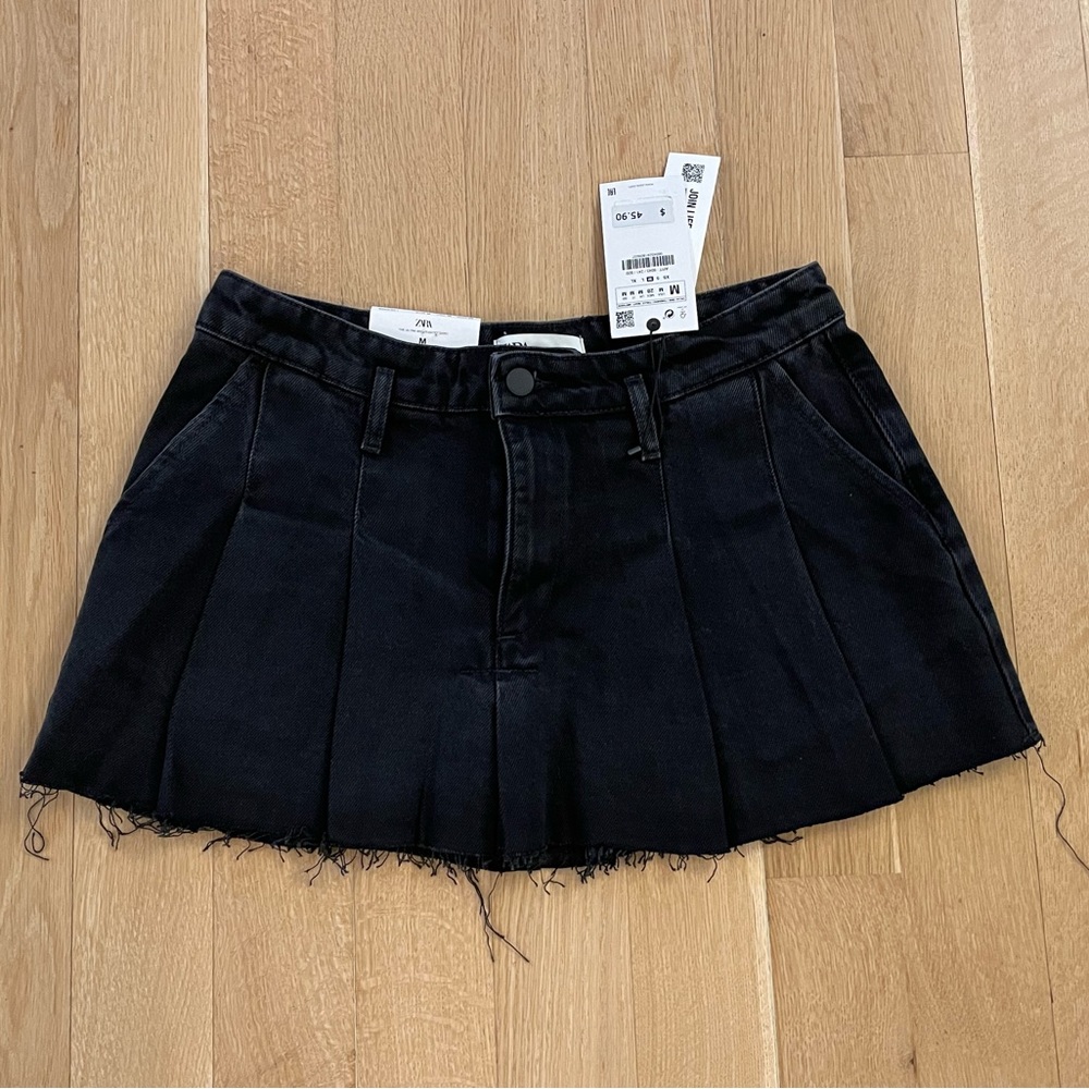 Ultra mini pleated mini skirt from Zara